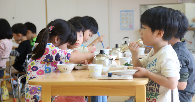 手作り給食とおやつ